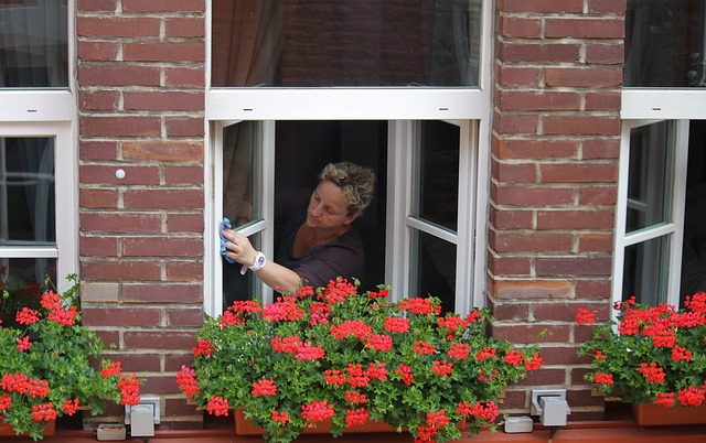 Mycie okien w mieszkaniach Warszawa
